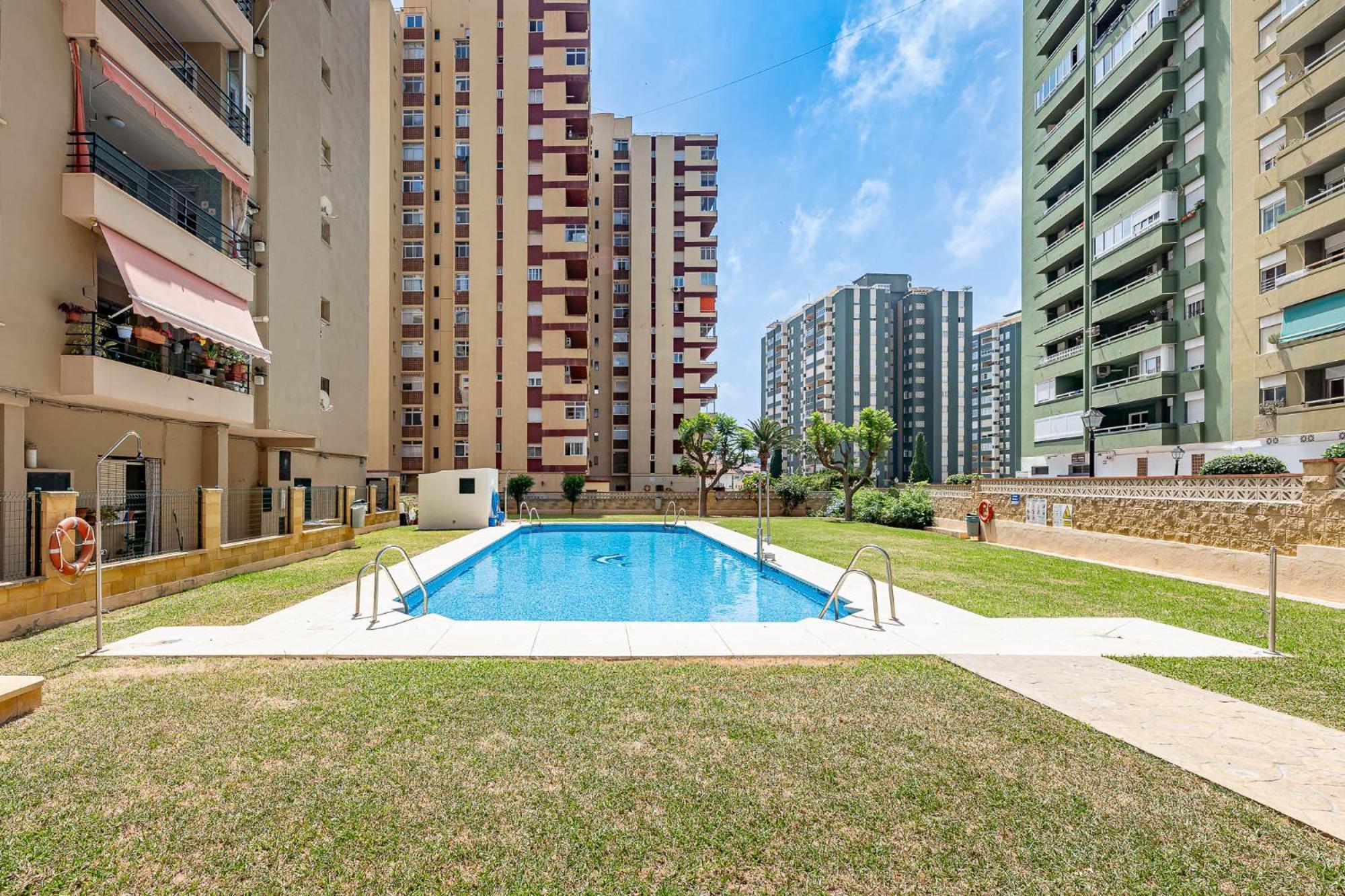 Los Boliches 3 Bed Ap Фуeнхирола Екстериор снимка